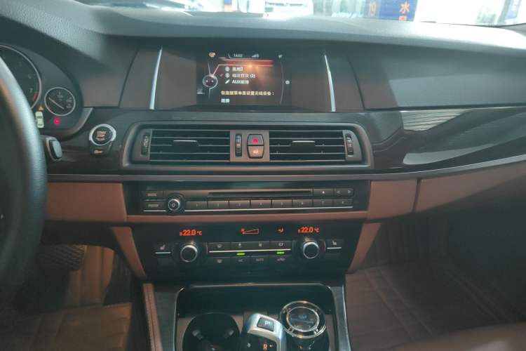 Used BMW 5 Series 2014 525Li Leading Model