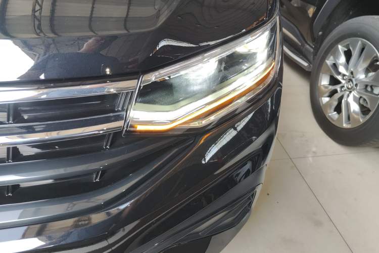 Used Volkswagen Tiguan L 2024 Outstanding Model 300TSI Automatic Two-Wheel Drive Longteng Edition
