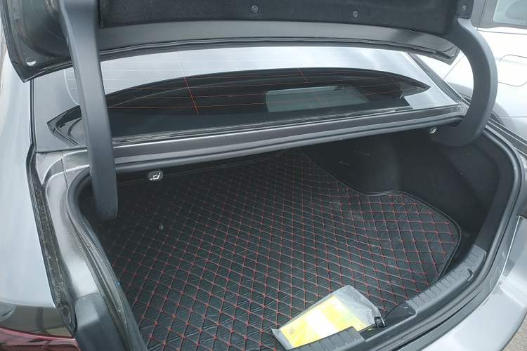 Used Mazda 3 Axela 2020 1.5L Automatic ZhiMei Edition Trunk