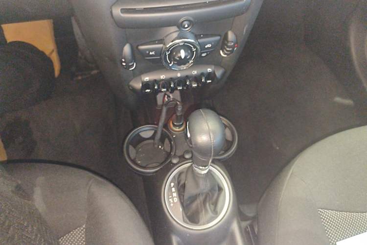 Used MINI 2012 1.6L ONE Baker Street Gear Lever