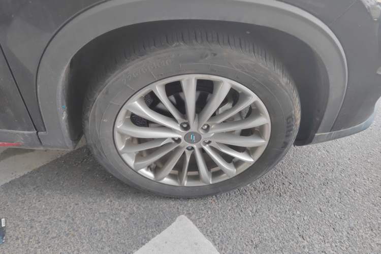 Used CHANGAN OSHAN X7 PLUS 2022 1.5T Blue Whale Edition Automatic Prestige Version Right Front Wheel Hub