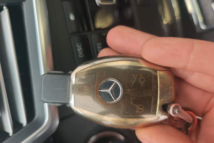 Used Mercedes-Benz E-Class 2012 E 260 L CGI Fashion Model
