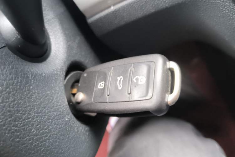 Used Volkswagen Lavida 2015 1.6L Manual Fashion Edition