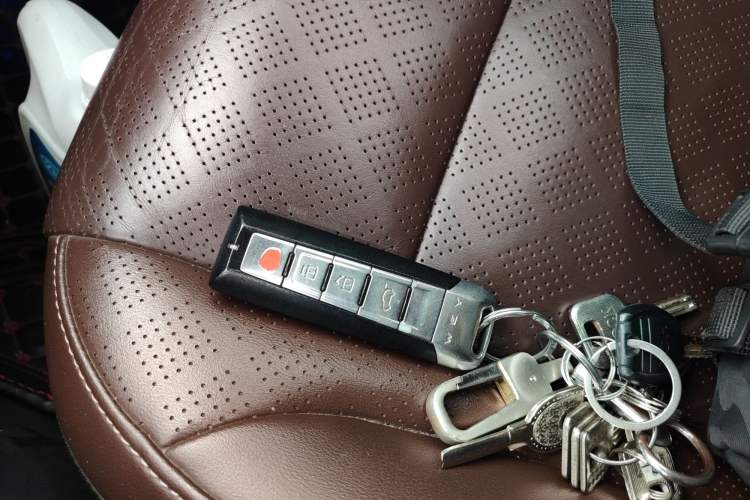 Used Wey VV6 2020 2.0T Two-Wheel Drive Smart Enjoyment+