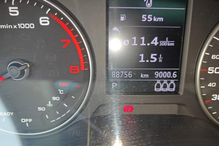 Used Audi Q2L 2021 35 TFSI Progressive Dynamic Edition Odometer Close Up