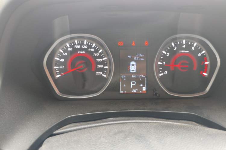 Used Soueast DX3 2016 1.5T CVT Prestige Edition Odometer Close Up