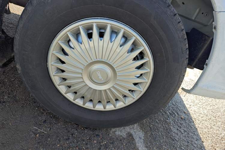 Used JMC Fushun 2023 2.0T Manual Short-Wheelbase Mid-Height Commercial Multi-Purpose 5-Seater Passenger Vehicle