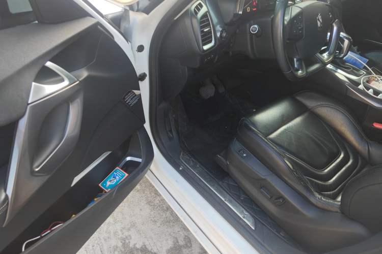 Used DS 5 2014 1.6T Luxury Edition THP160
