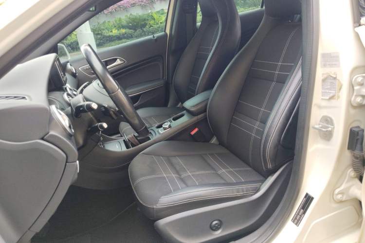 Used Mercedes-Benz A-Class 2015 A 200 Fashion Model