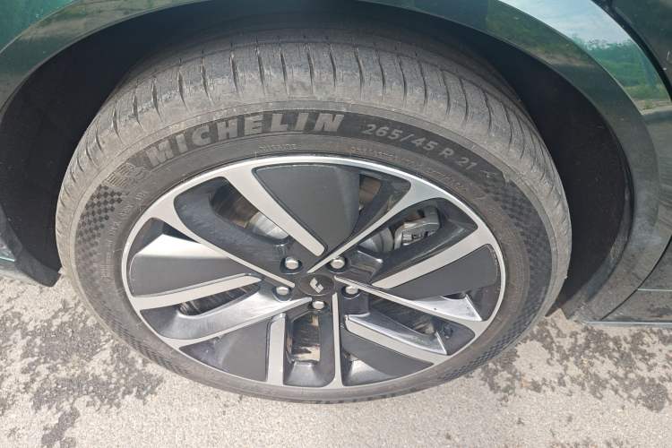 Used Li Auto L9 2024 Ultra Model Right Rear Wheel Hub