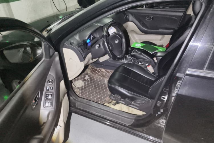 Used Hyundai Celesta 2011 1.6L Manual Luxury Model
