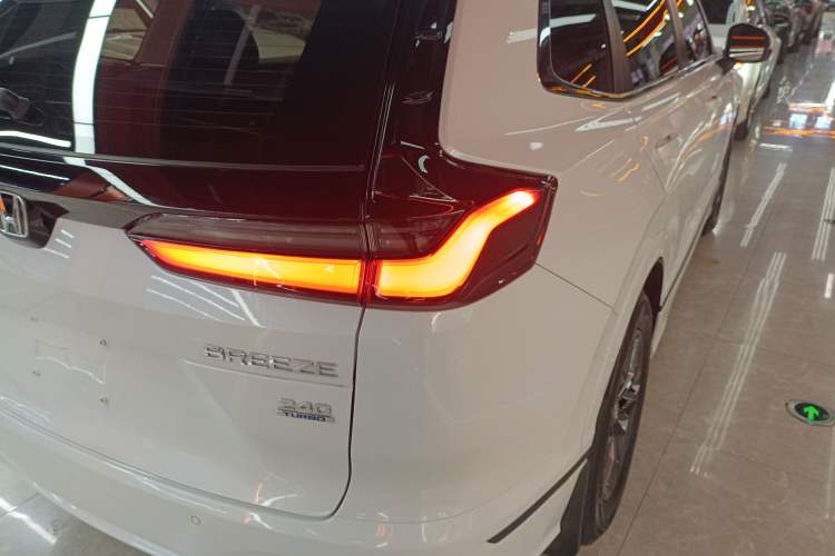 Used Honda Breeze 2023 240TURBO Two-Wheel-Drive Luxury Edition 5 Seats