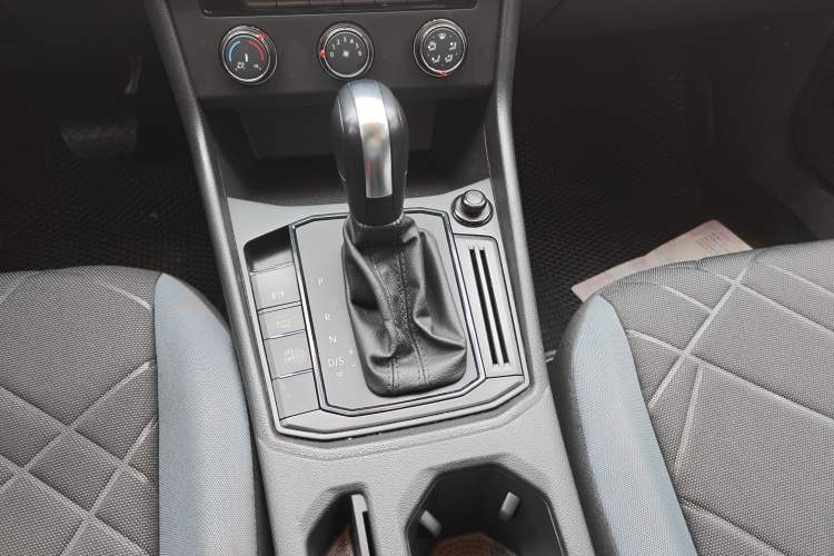 Used Volkswagen Lavida 2023 Revised 1.5L Automatic DeYi Edition Gear Lever