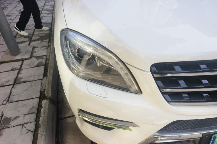 Used Mercedes-Benz M-Class 2015 ML 320 4MATIC Right Front Headlight