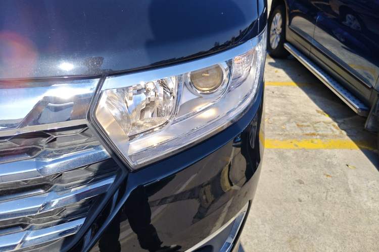 Used JAC Refine M3 2023 1.8L 7/8-Seater Comfort Edition