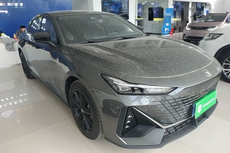 Used CHANGAN UNI-V 2024 1.5T High-Energy Version Front Right 45 Deg