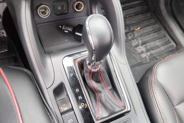 Used CHANGAN CS75 2014 1.8T Automatic Elite Model China IV Standard
