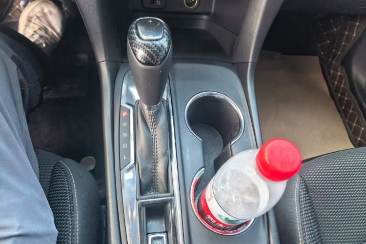 Used Chevrolet Equinox 2018 535T Automatic Chijie Edition Gear Lever