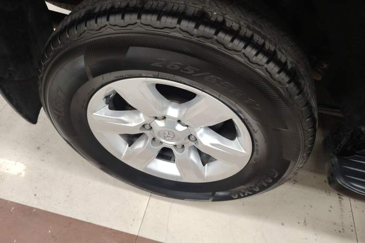 Used Toyota Prado 2016 2.7L Automatic Standard Edition Exterior 5