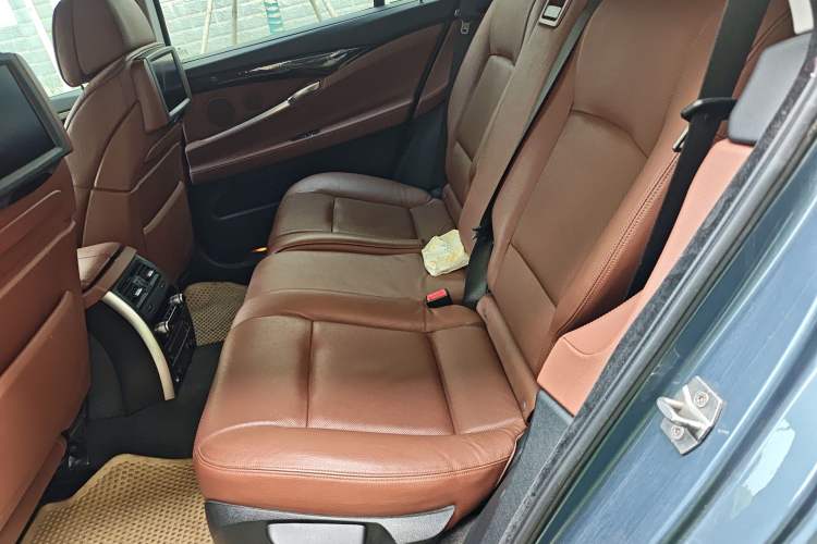 Used BMW 5 Series GT 2013 535i Luxury Edition Left Rear Seat