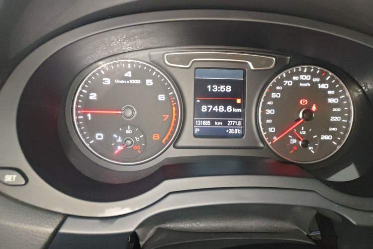 Used Audi Q3 2015 35 TFSI quattro Technology Edition Instrument Cluster