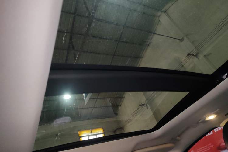 Used Ford Kuga 2015 2.0L GTDi Four-Wheel-Drive Sport Model Headliner