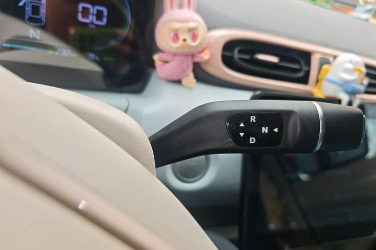 Used Leapmotor T03 2023 310 Lite Edition Gear Lever