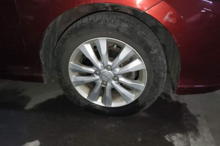 Used Honda City Classic 2012 1.5L manual Elite Edition Right Front Wheel Hub