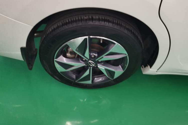 Used GAC Trumpchi M6 2023 PRO 270T DCT Luxury Edition Right Rear Wheel Hub