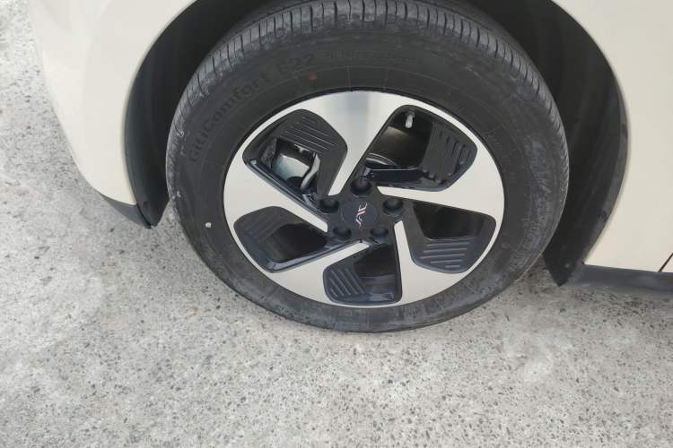 Used JAC Yiwei 3 2023 505km Pro