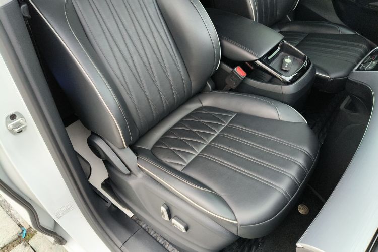 Used Roewe iMAX8 2022 400TGI Flagship Edition
