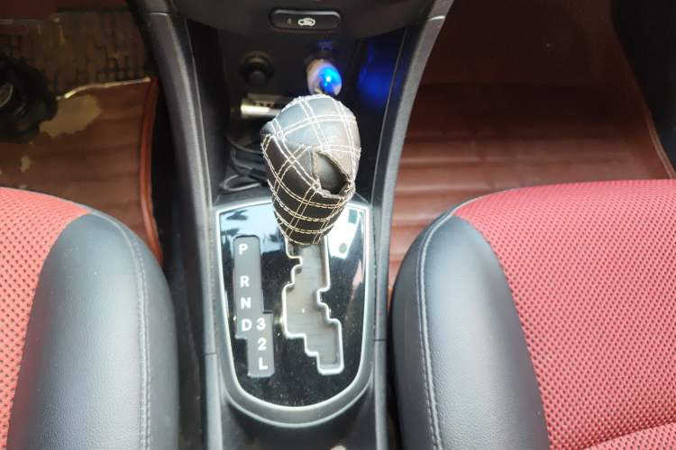 Used Hyundai Verna Ray 2014 1.4L Automatic GLX
