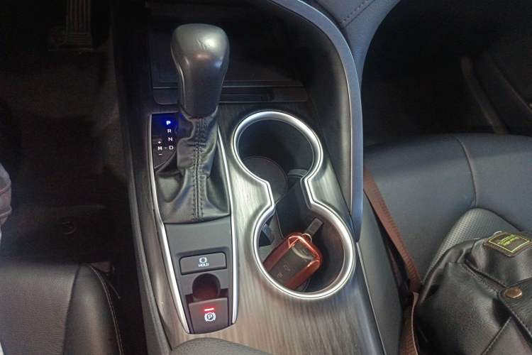 Used Toyota Camry 2023 2.0GVP Premier Edition Gear Lever