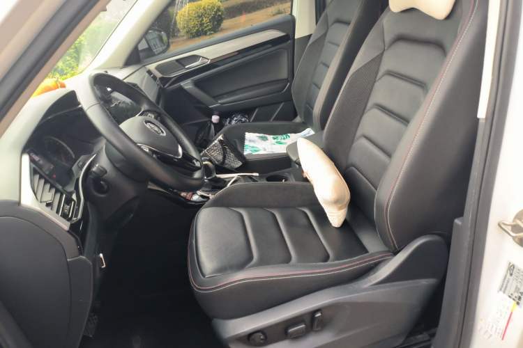 Used Volkswagen Tayron 2019 330TSI Two-Wheel Drive Luxury Model China VI Standard
