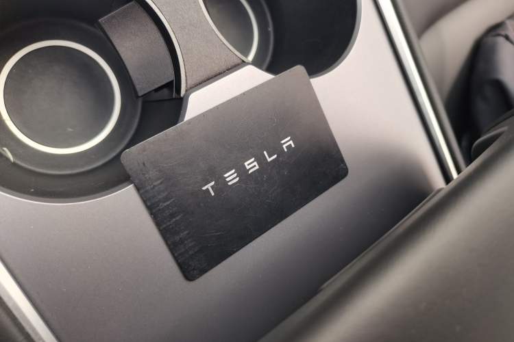 Used Tesla Model Y 2021 Long-Range All-Wheel-Drive Version
