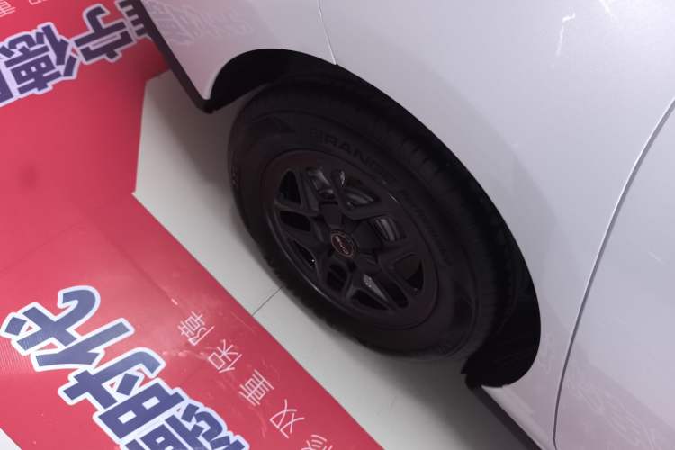 Used BYD Seal 05 DM-i 2026 DM-i 128KM Luxury Edition Right Rear Wheel Hub