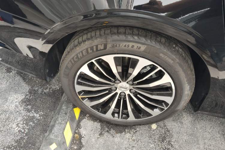 Used Volvo S90 New Energy 2025 Plug-in Hybrid Four-Wheel Drive Long-Range Zhiyi Luxury Edition Right Rear Wheel Hub