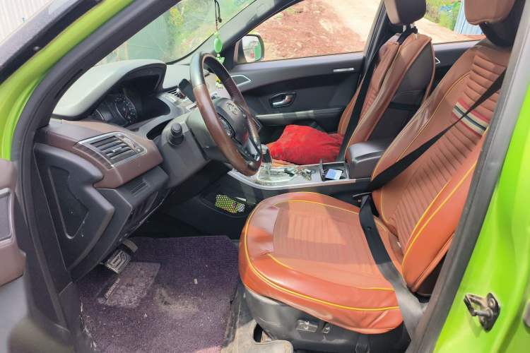 Used Land X7 2015 2.0T Panoramic Prestige Edition Left Front Seat