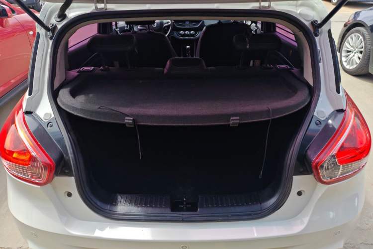 Used Baojun 310 2016 1.2L Manual Fashionable Edition Trunk