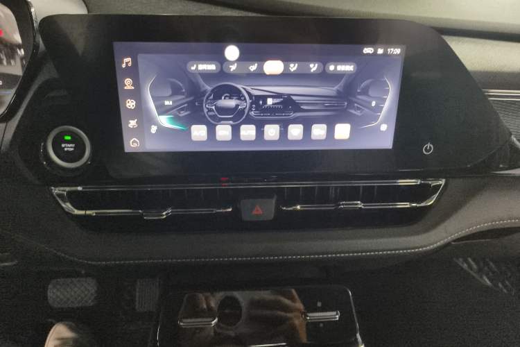 Used Wuling Victory 2022 280T 1.5T CVT Flagship Edition Audio And AC Panel