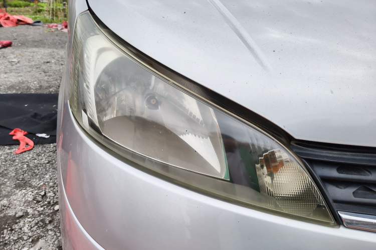 Used Nissan NV200 2012 1.6L 232 Seats Luxury Version