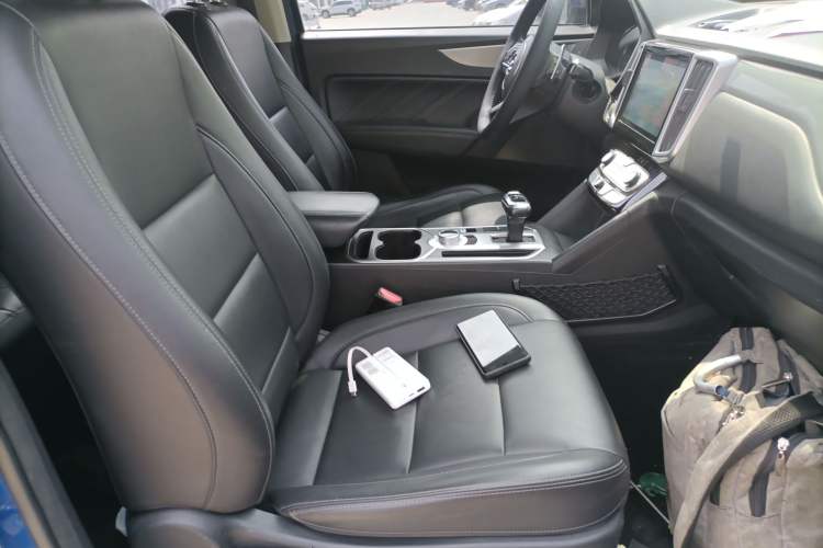 Used Great Wall Poer 2020 2.0T Commercial Version Automatic Diesel Two-Wheel Drive Elite Trim with Long Bed – GW4D20M Right Front Seat