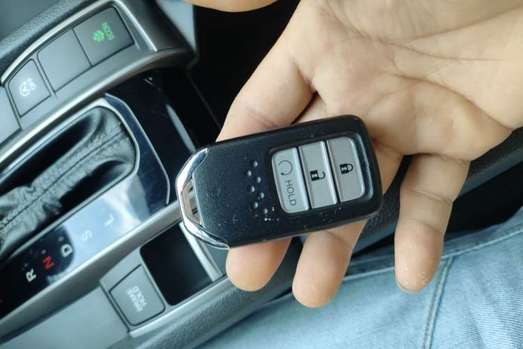 Used Honda Civic 2021 HATCHBACK 220TURBO CVT New Trendsetter Vehicle Key