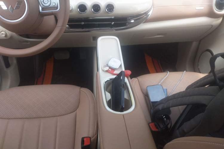 Used Wuling Bingo 2025 333 km Lingxi Connected Version Gear Lever
