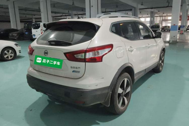 Used Nissan Qashqai 2016 2.0L CVT Luxury Edition Rear Right 45 Deg