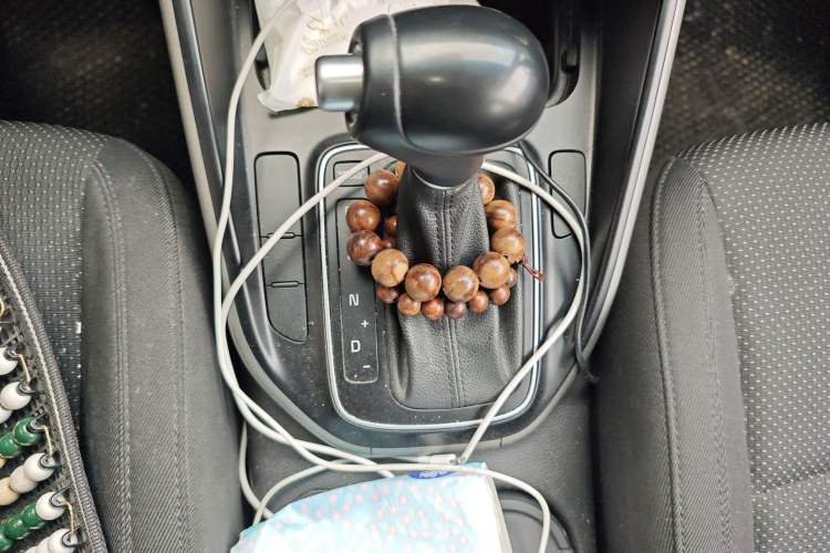 Used Kia Carens 2013 2.0L 7-Seater Automatic Standard Version China V Standard Gear Lever