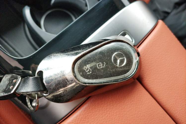 Used Mercedes-Benz GLC 2023 GLC 300 L 4MATIC Dynamic Edition 5-seater Vehicle Key