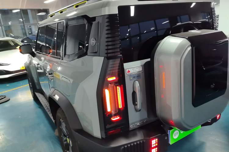 Used JETOUR Traveler 2023 2.0T All-Wheel Drive CrossPRO+