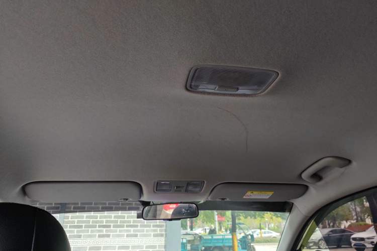 Used Hyundai Celesta 2018 1.6L Automatic GL Enjoyment Edition China VI compliant Headliner