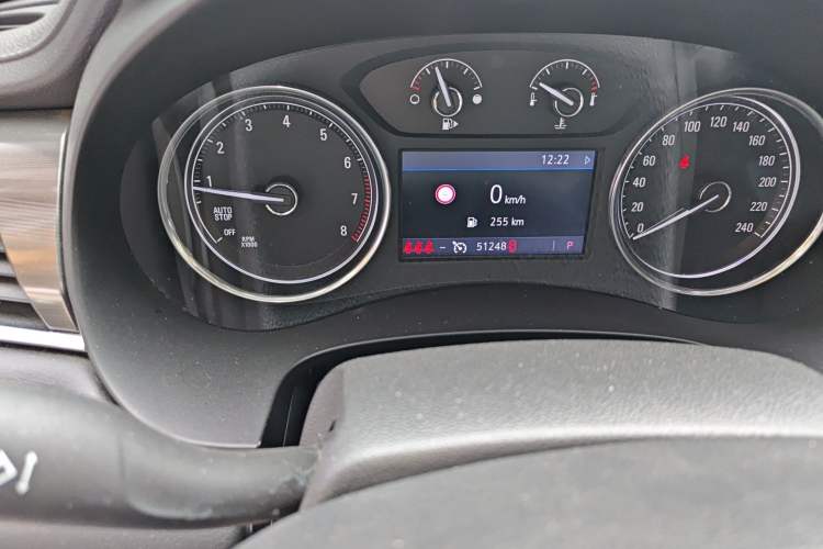 Used Buick LaCrosse 2020 652T Luxury Version Odometer Close Up